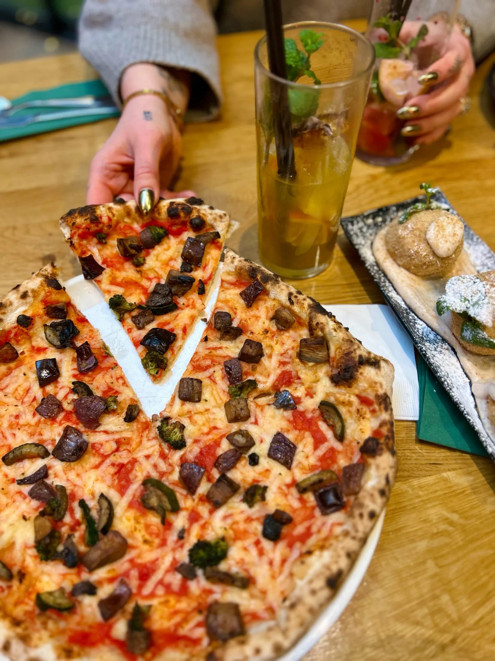 Vegan Garden Budapest pizza