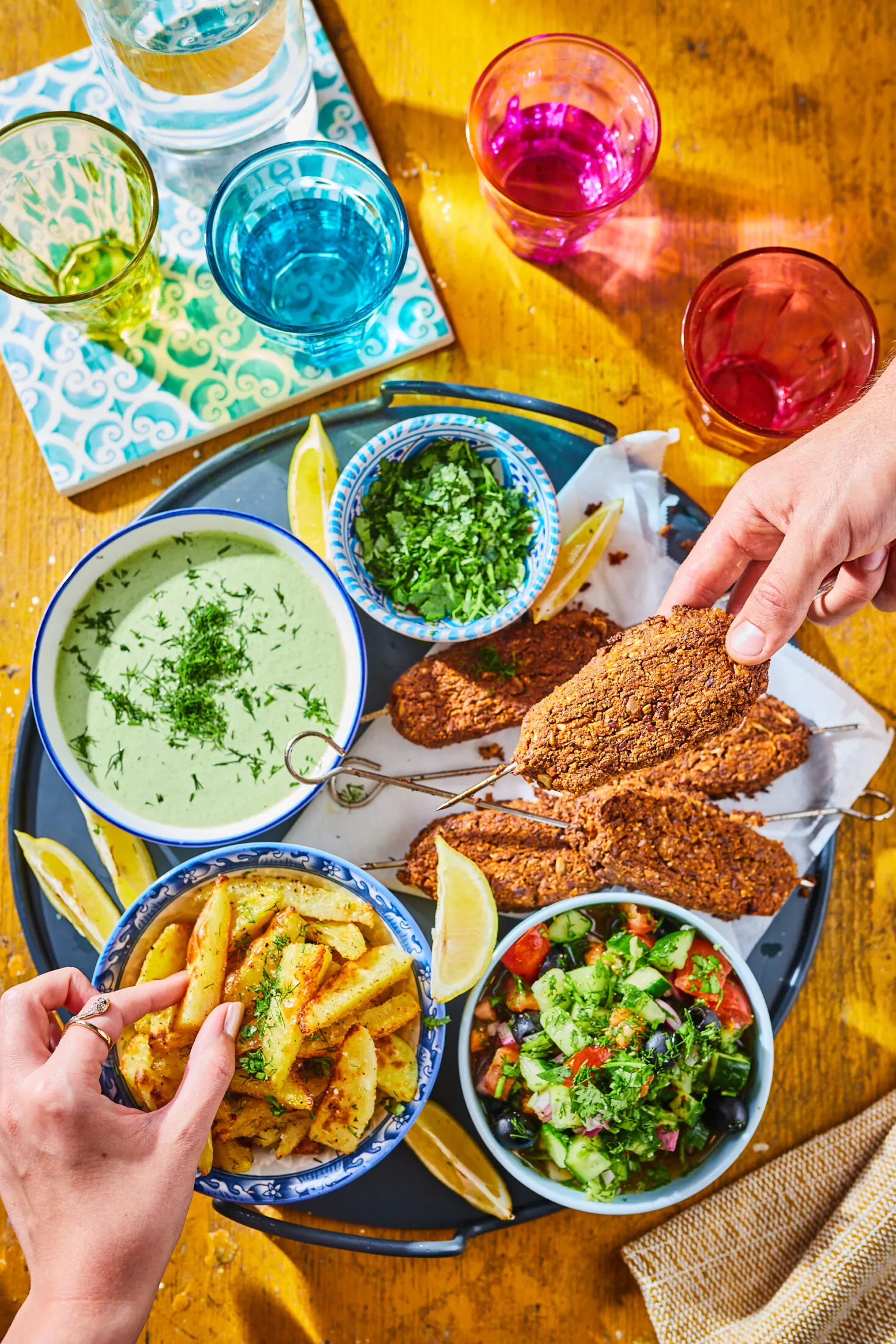 vegan-kofte-tzatziki-kremmel-es-burgonyaval