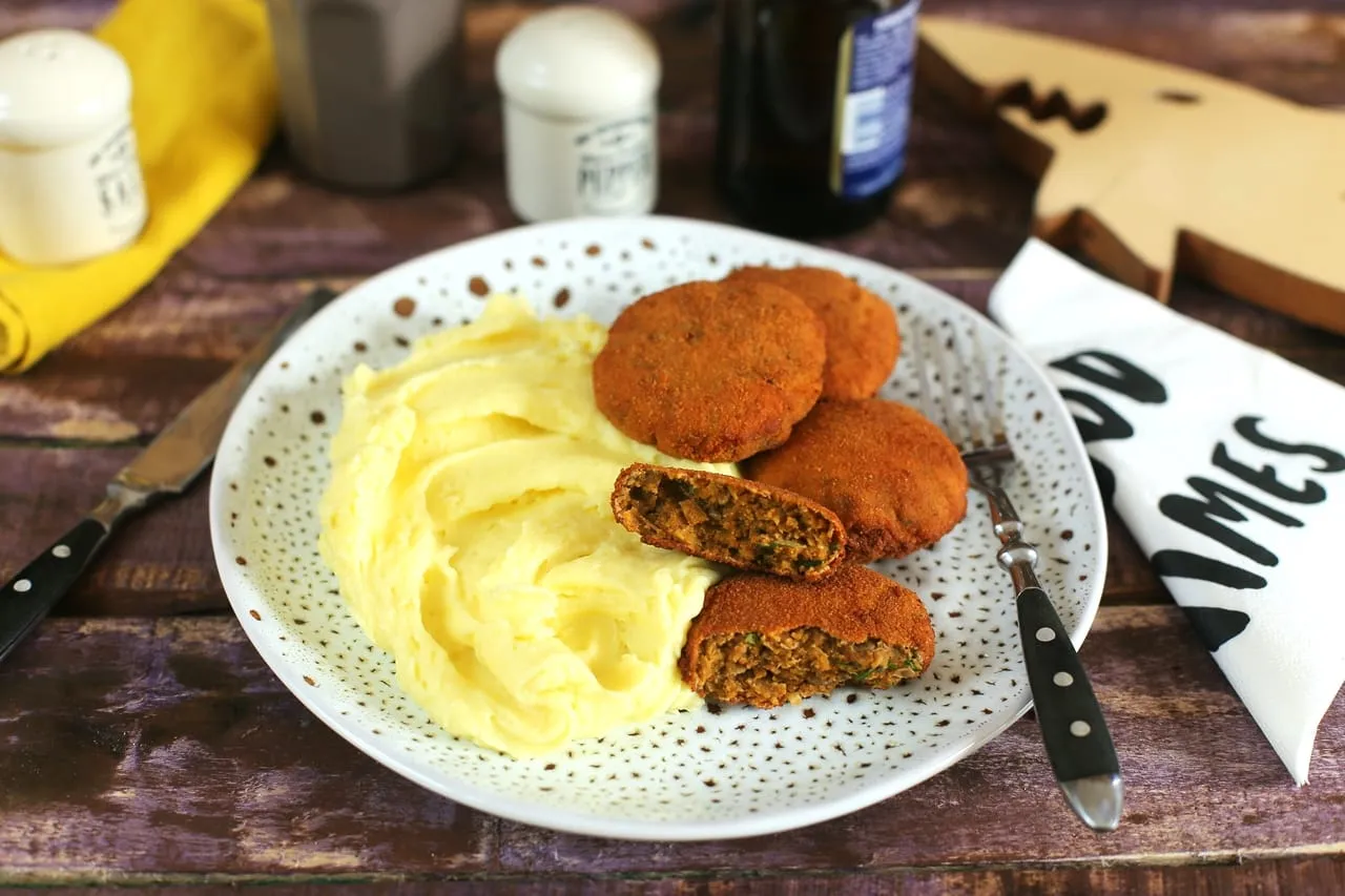 Vöröslencse fasírt burgonyapürével