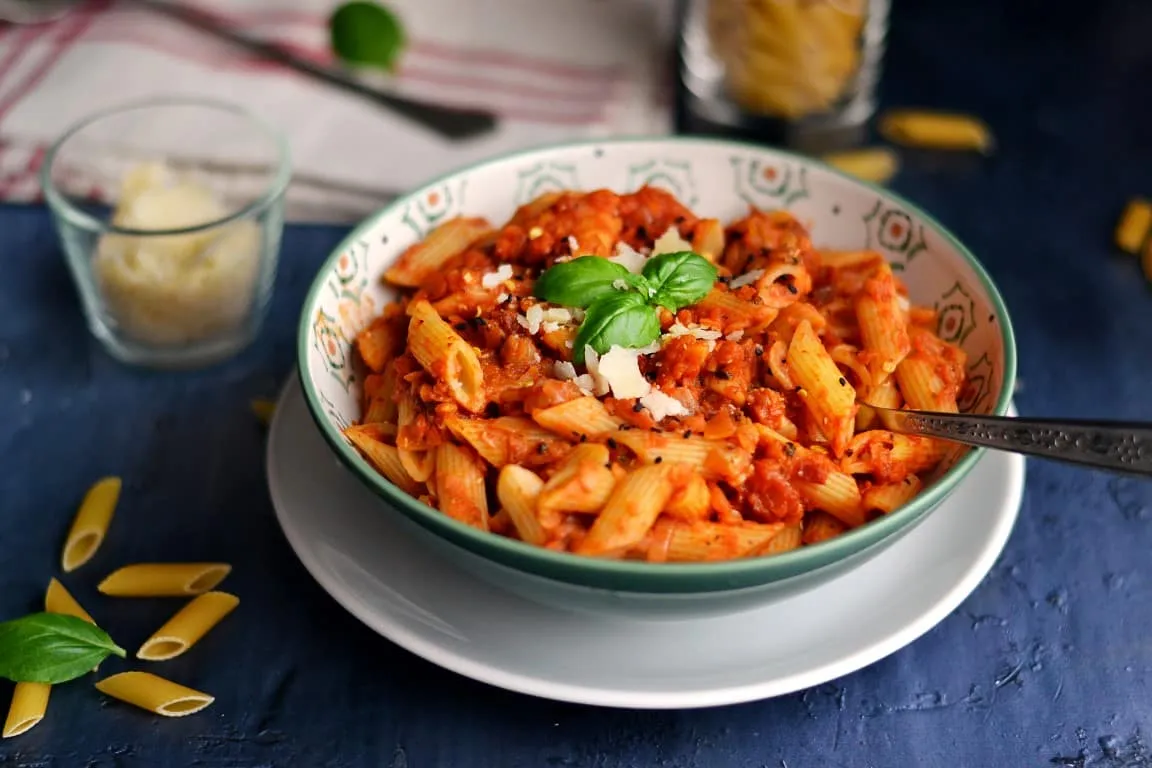 aszalt-paradicsomos-voroslencses-penne